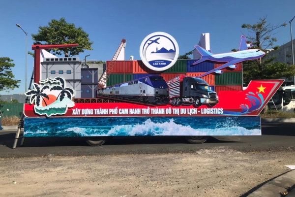 Mô hình diễu hành, báo tường, sự kiện